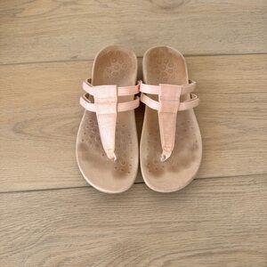Vionic Elvia Pink Thong Orthopedic Sandals